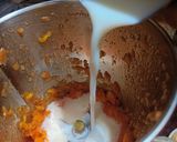 A picture of step 2 of Papaya Shake.