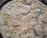 Foto del paso 5 de la receta: Tarta zapallitos y queso pategras c/champiñones