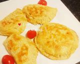 A picture of step 4 of Creamy Chicken pie.