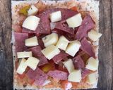 Foto langkah ke 2 dari resep Roti topping Smoked Beef Mozarella.