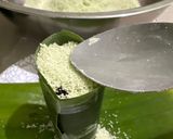 Foto langkah ke 4 dari resep Kue Putu Pandan (Cetakan daun pisang).