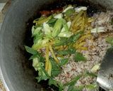 Foto langkah ke 5 dari resep Nasi Goreng Kentang.