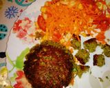 Foto del paso 2 de la receta: Hamburguesas de arvejas y porotos Mung con ensalada full 💜👌