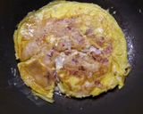 Foto del paso 2 de la receta: Omelette de jamón y queso
