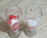 A picture of step 5 of Strawberry with Fresh Cream.
