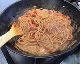 Une image de l'étape 10 de Linguines rouges au bouillon de moules, tomates, mascarpone et Gorgonzola.