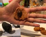 Foto langkah ke 2 dari resep Oreo Chocolate Dirt Ball.