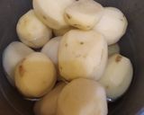 Foto langkah ke 1 dari resep Cheese and Sausage Potato Balls.