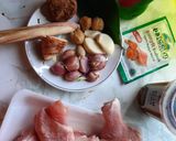 Foto langkah ke 1 dari resep Ayam Goreng Serundeng.