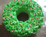 Foto langkah ke 4 dari resep Christmas wreath cake (panggang teflon n buttercream simpel 😉).