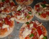 A picture of step 3 of Bread pizza(without oven).