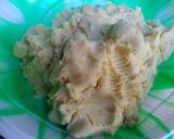 Foto langkah ke 2 dari resep 629.Kue Semprit.