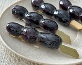 صورة لخطوة 5 من وصفة تانجهولو بالعنب 🍇 Grape Tanghulu