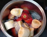 A picture of step 2 of Banana Strawberry Sabja Smoothie.