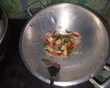Foto langkah ke 2 dari resep Tumis Telur Jamur Bakso.