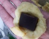 Foto langkah ke 3 dari resep Rondo Royal Isi Coklat.