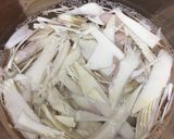 Hình bước làm 1 của món Măng xào tỏi