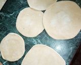 पूरी (poori recipe in Hindi) रेसिपी चरण 3 फोटो