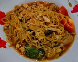 Foto langkah ke 4 dari resep Indomie goreng nyemek.
