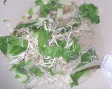 Foto langkah ke 3 dari resep Sayur bening toge dan sawi.