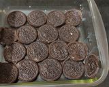 A picture of step 3 of Oreo chocolate pudding.