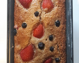 Foto del paso 5 de la receta: Budín de frutillas y arándanos