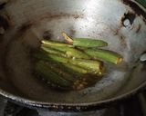 शाही भिंडी मसाला (Shahi bhindi masala recipe in hindi) रेसिपी चरण 2 फोटो