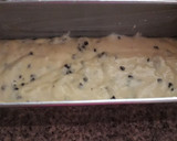 Foto del paso 3 de la receta: Budín de vainilla con chips de chocolate (sin manteca) 💕