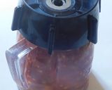 A picture of step 3 of Schezwan chutney.