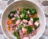Foto langkah ke 3 dari resep Tumis Cumi Cabai Hijau.