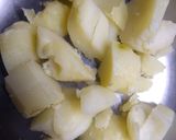 A picture of step 3 of Aloo (potato) matar (peas) less oil kachodis.