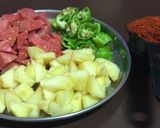 A picture of step 1 of Guava & apple pickle.
