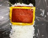 A picture of step 5 of Sweet and Savory Pork and Egg Onigiri.