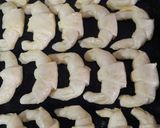 Foto del paso 4 de la receta: Medialunas de grasa saladitas