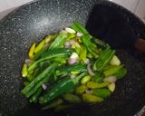 Foto langkah ke 1 dari resep Ayam Cabe Ijo.