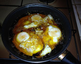 Foto del paso 2 de la receta: Huevos, con chorizo y lomo de orza (matanza)