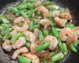 Foto langkah ke 3 dari resep Tumis Buncis Udang Saos Tiram.