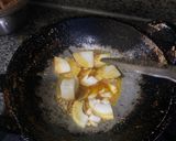 Foto langkah ke 3 dari resep Udang goreng mentega ala resto seafood halal.