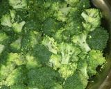A picture of step 1 of Broccoli Fry.