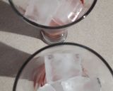 Foto langkah ke 4 dari resep Korean Fresh Strawberry Milk.