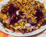A picture of step 4 of Ghuguni chaat.