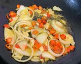 Foto langkah ke 1 dari resep Udang-cumi masak saos Padang.