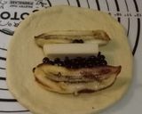 Foto langkah ke 5 dari resep Roti Pisang Coklat Keju.