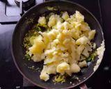 A picture of step 6 of Aloo Chop/ Aloo Bonda.