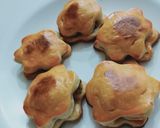 A picture of step 12 of Chicken floral patties.