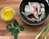 Foto langkah ke 1 dari resep Ayam Goreng Bumbu Kuning.