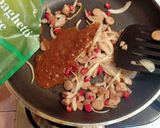 Foto langkah ke 6 dari resep Pasta Makaroni Sosis Bunga Telang.