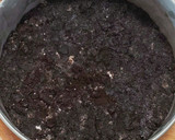 A picture of step 3 of No-Bake Oreo Cheesecake.