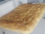 Focaccia con sal y romero