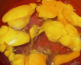 A picture of step 3 of [Basic] Easy Oyako Donburi in a Frying Pan.